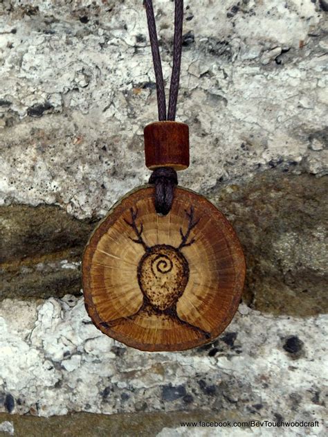 Amulet enhancing affinity with wood